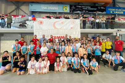 ÇERKEŞLİ YÜZÜCÜLERDEN MADALYA YAĞMURU