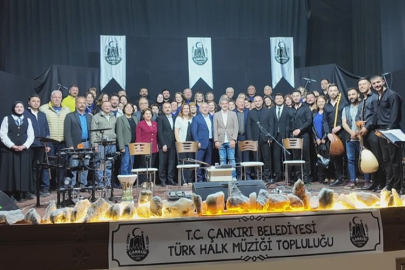 ÇANKIRI'DA SANATSEVERLER TÜRKÜ GECESİNDE BULUŞTU