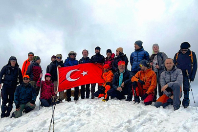 19 MAYIS RUHUNU ILGAZ ZİRVESİNE TAŞIDILAR