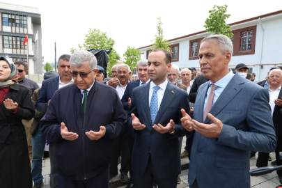 ÇERKEŞ BELEDİYESİ'NİN 14 YENİ HİZMET ARACI DUALARLA HİZMETE ALINDI