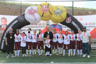 ÇANKIRI'DAKİ DEV FİNALDE ŞAMPİYON İZNİK BELEDİYESPOR OLDU