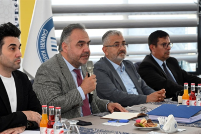 REKTÖR KARATAŞ AKADEMİK KADROYLA BULUŞTU