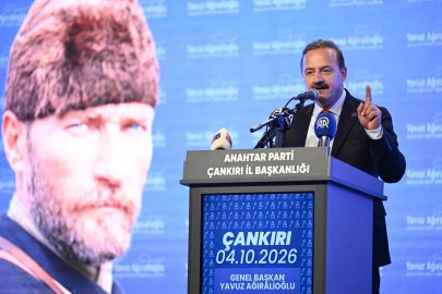 Yavuz Ağıralioğlu Çankırı'da Kılıçları Çekti: Salonda Alkış Tufanı, Siyasette Deprem Etkisi!