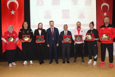 ÇANKIRI’DA AMATÖR SPORUN YILDIZLARI ÖDÜLLERİNE KAVUŞTU